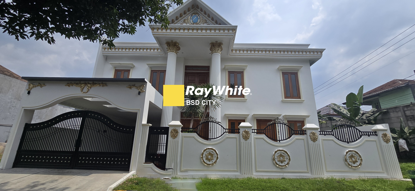 Rumah mewah Puspita Loka BSD City, ada kolam renang