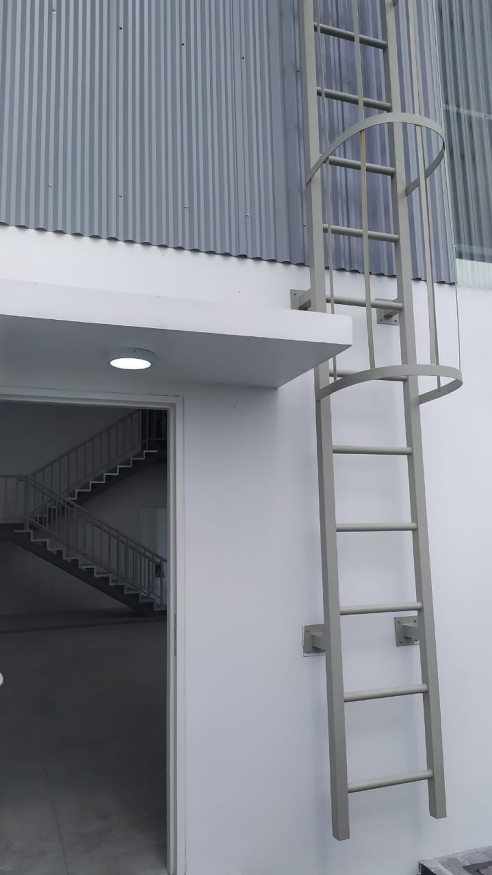 Disewakan Gudang dan Kantor di AKR Grand Estate Marina, JIIPE, Manyar, Gresik