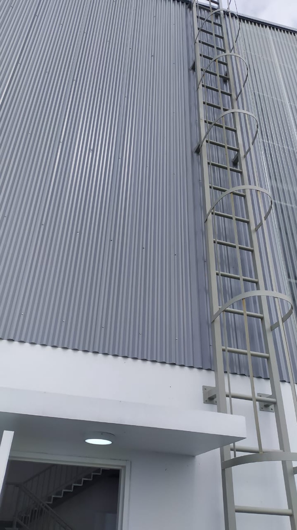Disewakan Gudang dan Kantor di AKR Grand Estate Marina, JIIPE, Manyar, Gresik
