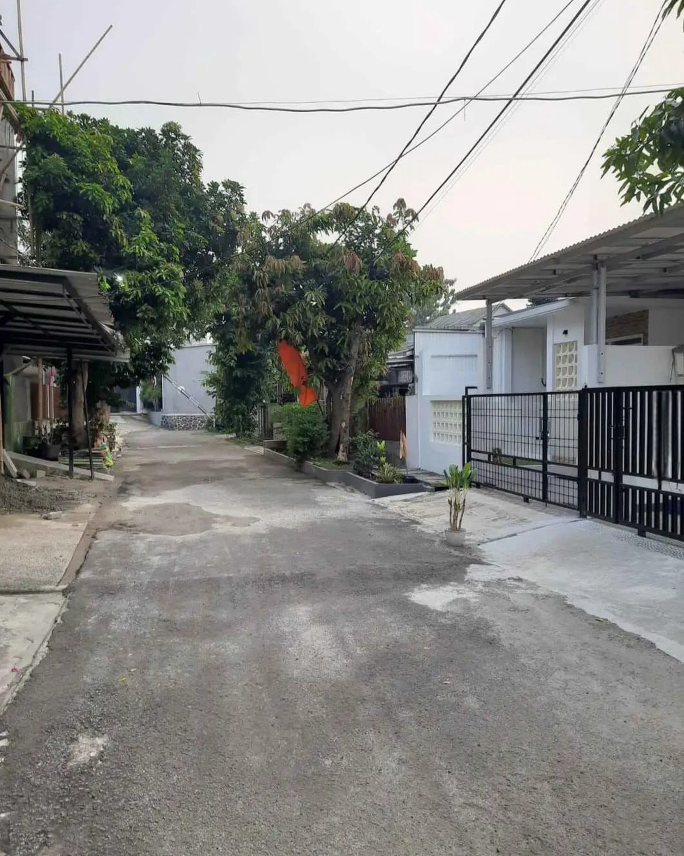 Rumah Siap Huni dengan Hunian Nyaman dan Asri di Ciputat