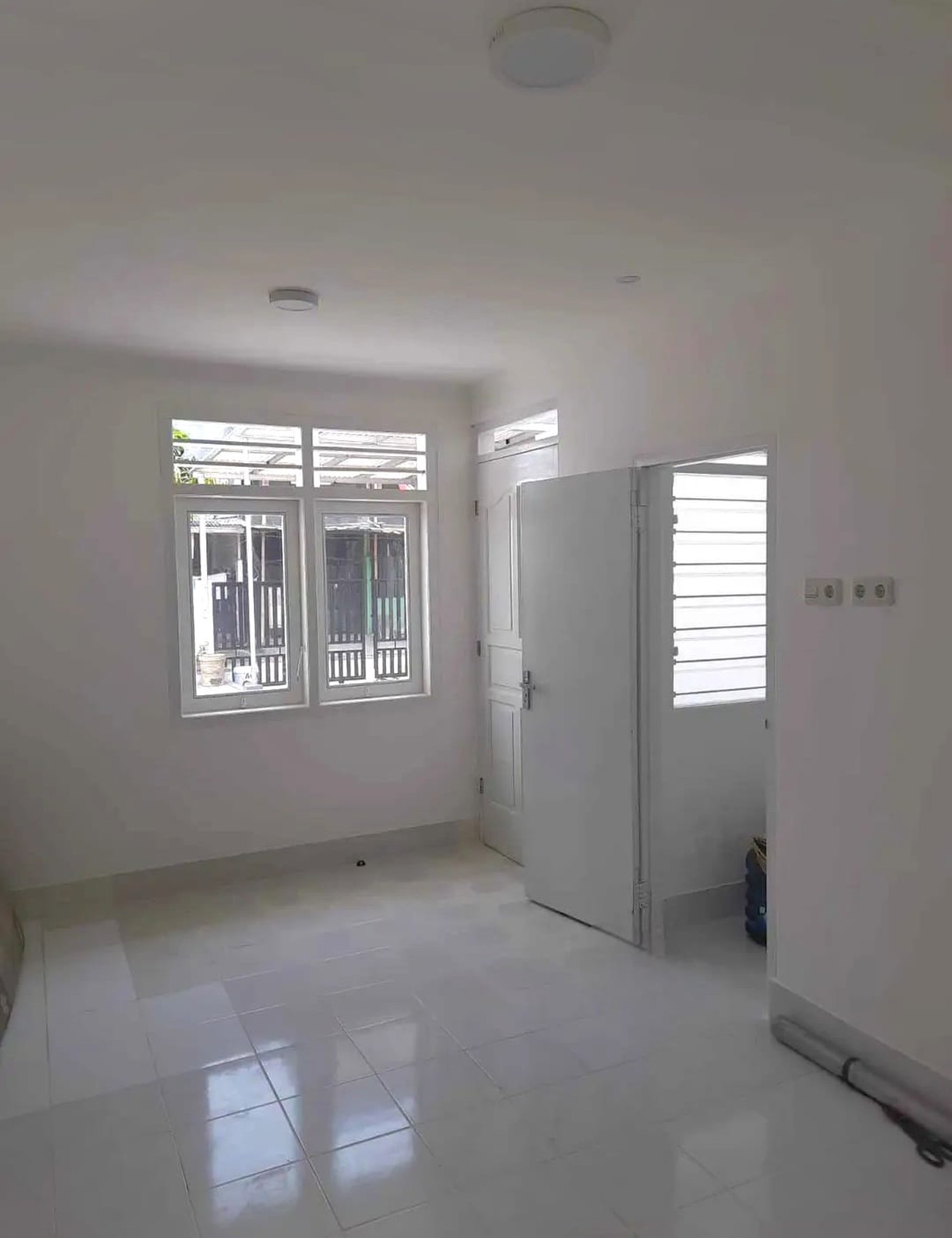 Rumah Siap Huni dengan Hunian Nyaman dan Asri di Ciputat