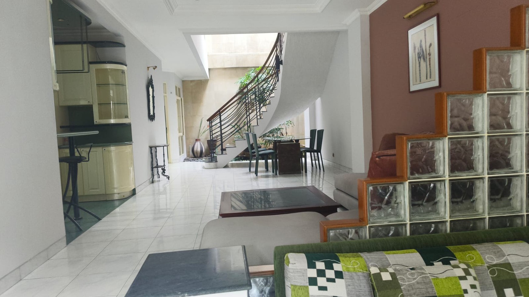 Rumah Disewa - lokasi strategis di Pondok Indah Jakarta Selatan