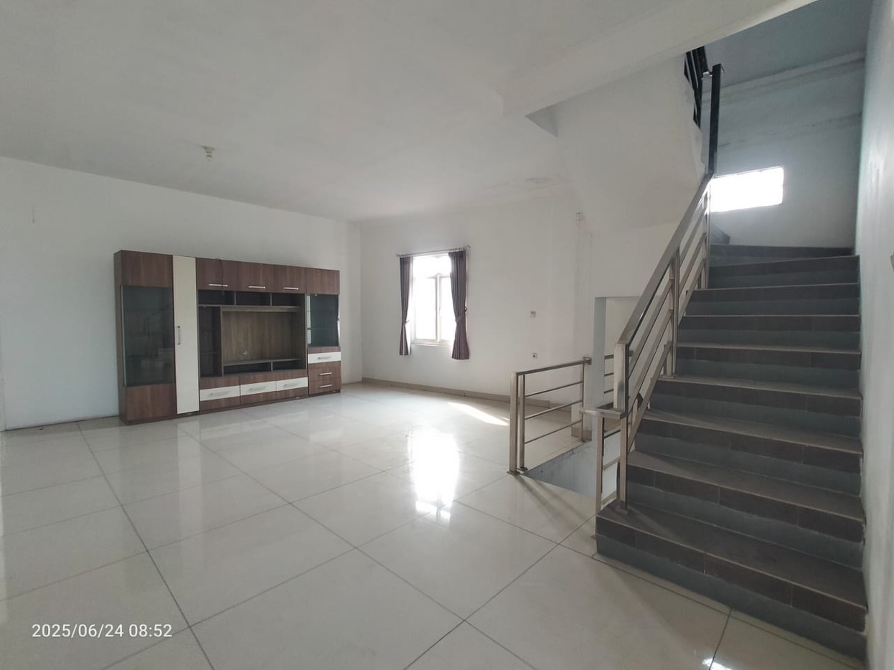 Disewakan Ruko Strategis 4 Lantai di Cijerah, Bandung