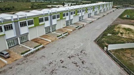 D!ijual Gudang dan Kantor di AKR Grand Estate Marina, ELP JIIPE, Manyar, Gresik