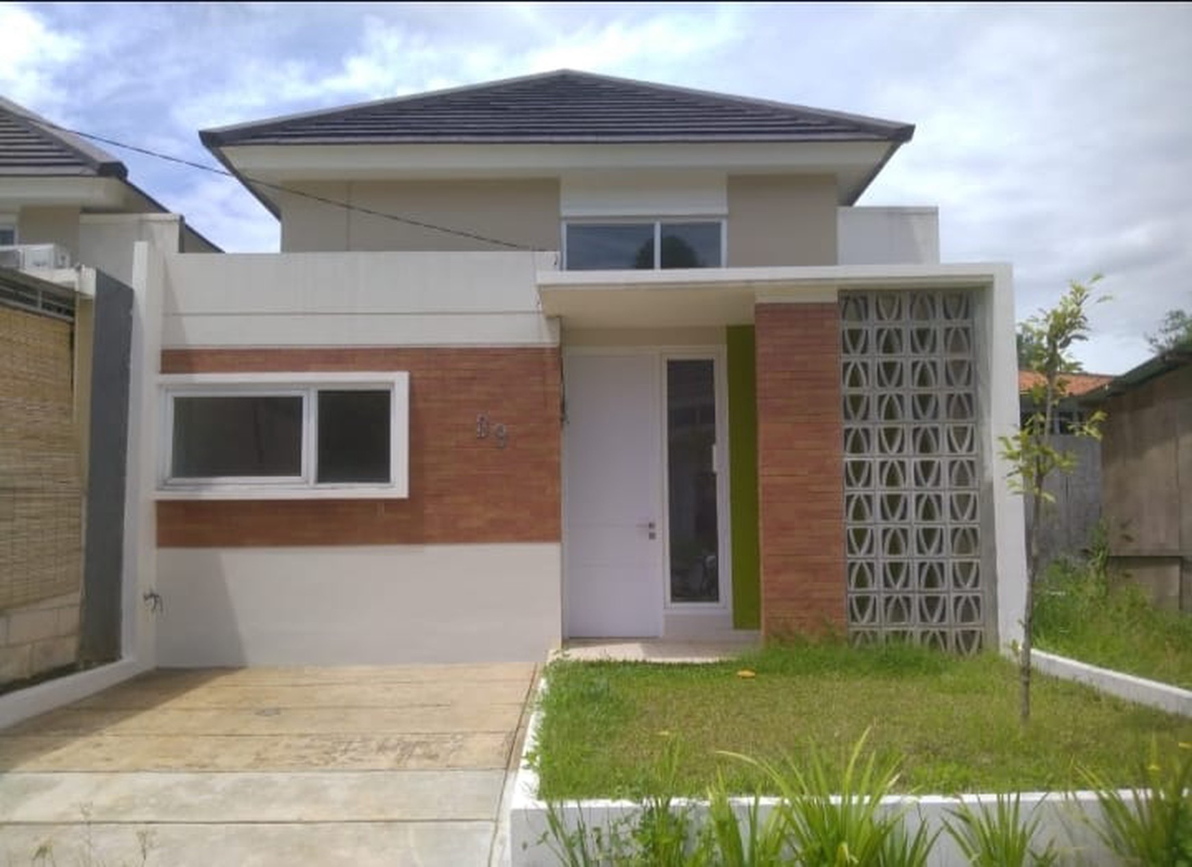 Rumah Siap Huni 2 Lantai Strategis