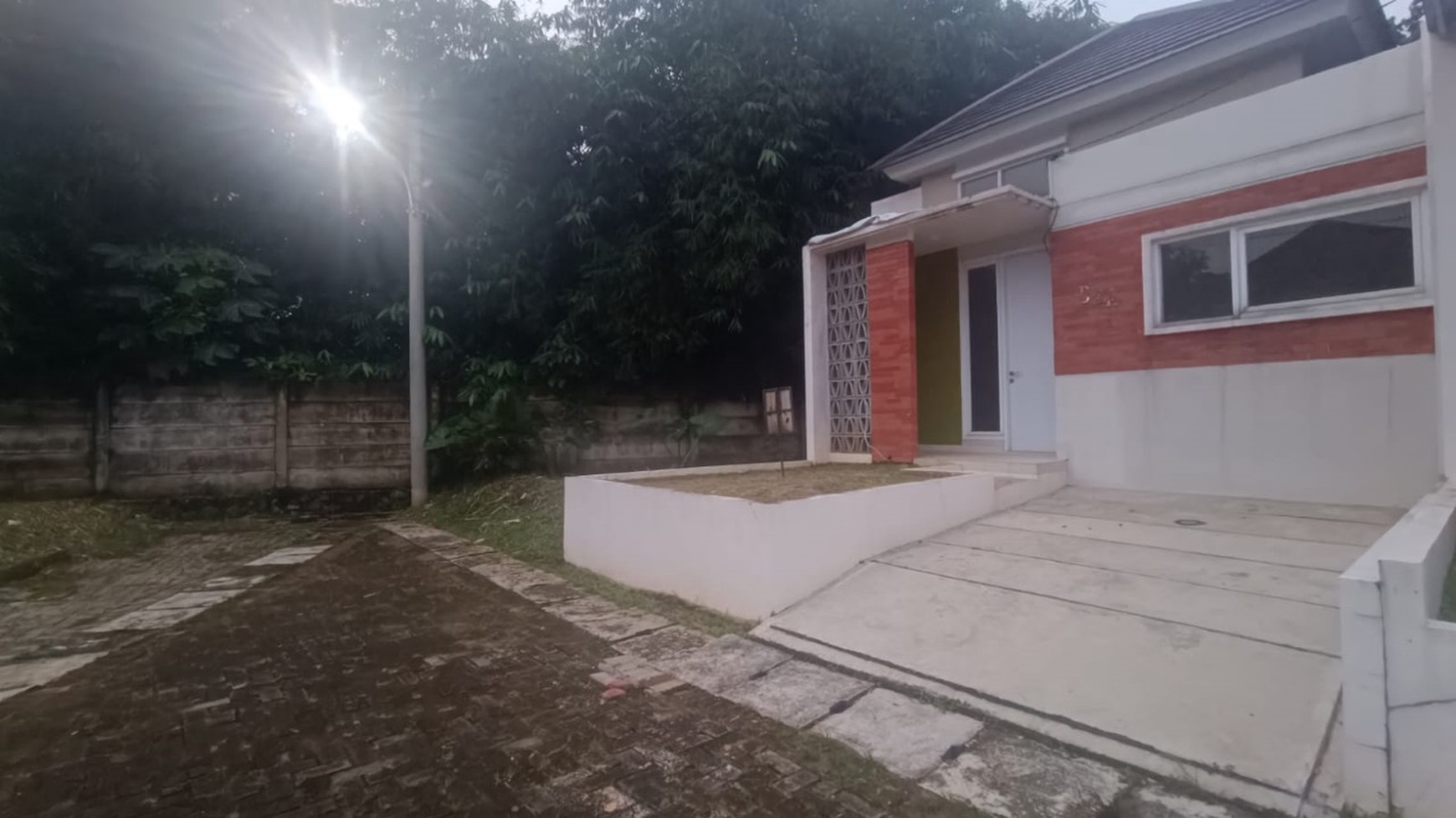 Rumah Siap Huni 2 Lantai Strategis
