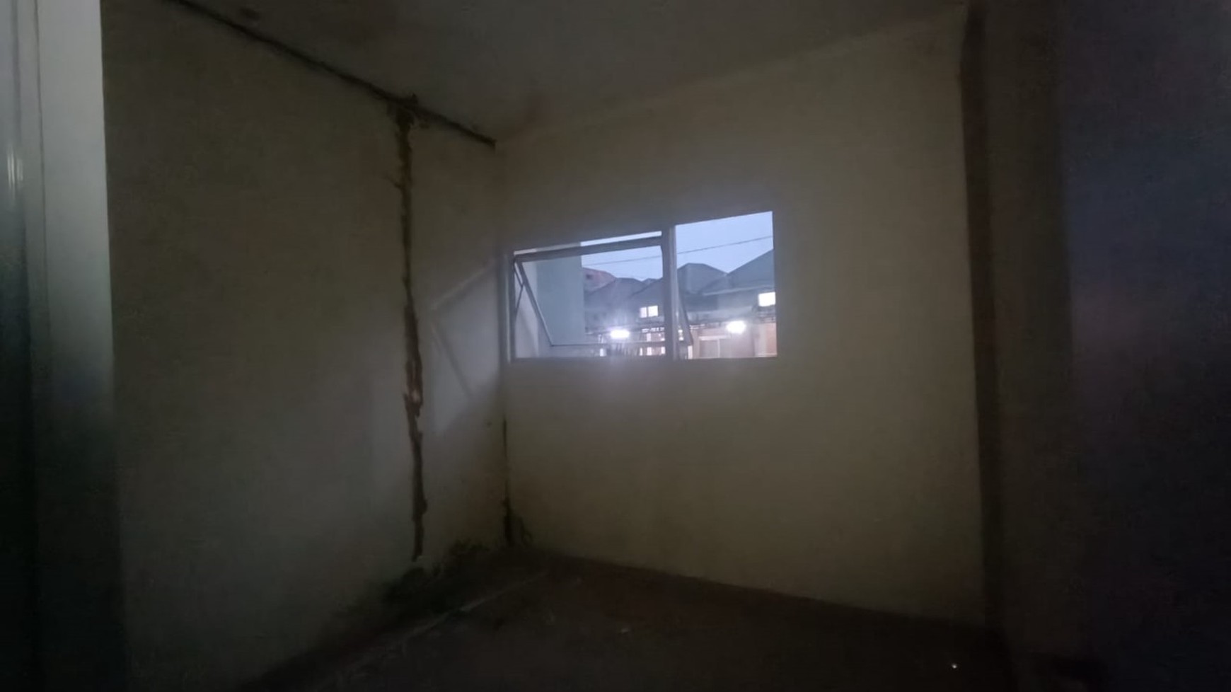 Rumah Siap Huni 2 Lantai Strategis