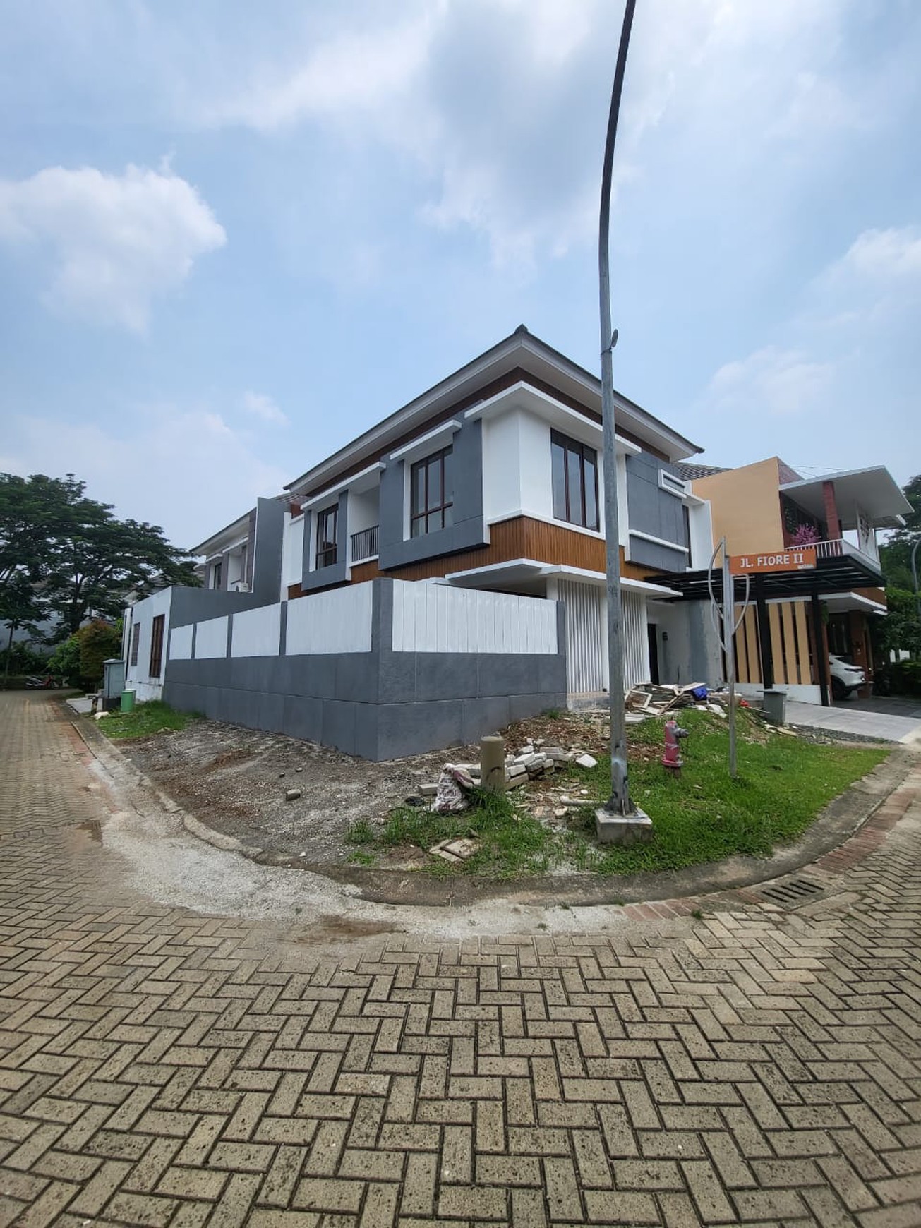 Rumah 2 Lantai SHM Siap Huni Dalam Cluster @Bintaro Sektor 9.
