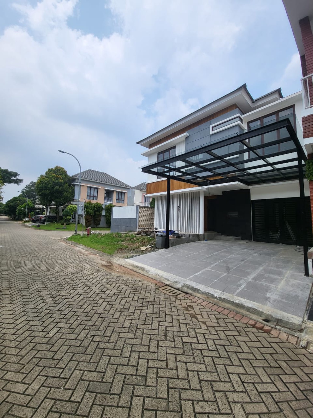 Rumah 2 Lantai SHM Siap Huni Dalam Cluster @Bintaro Sektor 9.