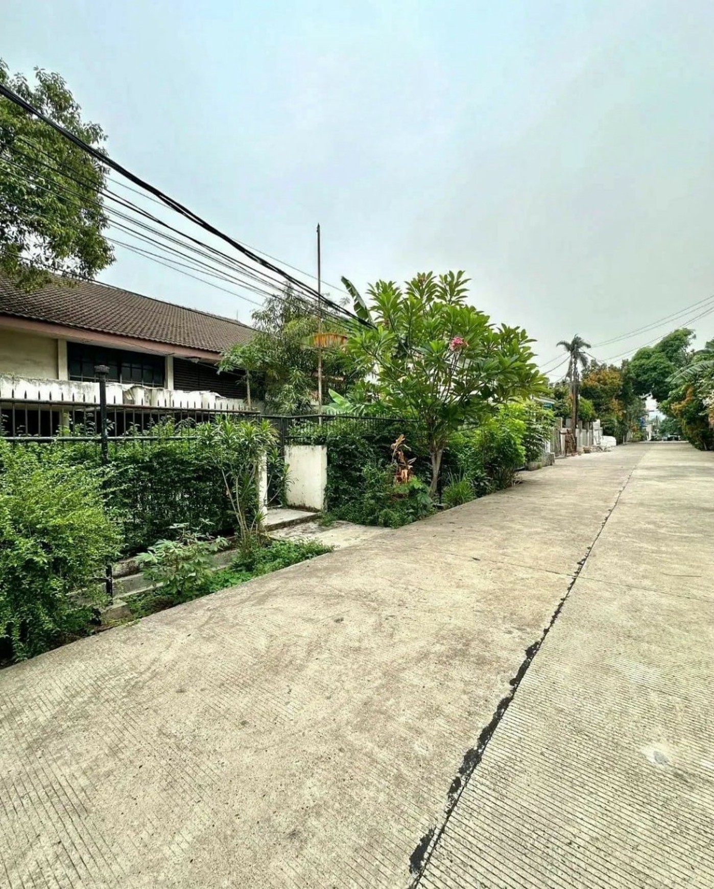 Hitung Tanah. Rumah Lama Turun Harga di Arteri Pondok Indah Jl Tanah Kusir Kebayoran Lama Jakarta Selatan. Tanah Luas.