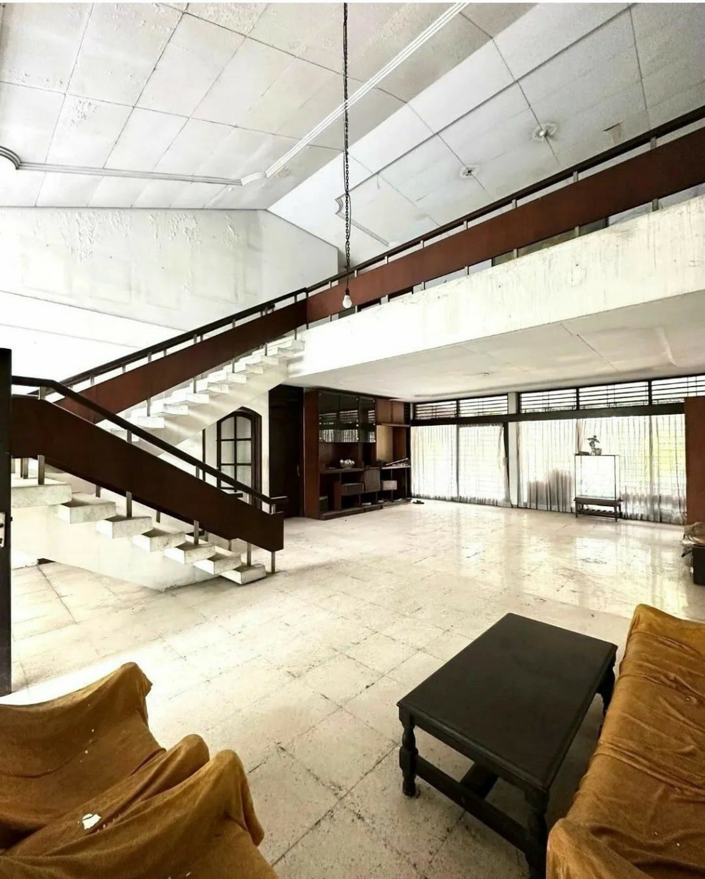 Hitung Tanah. Rumah Lama Turun Harga di Arteri Pondok Indah Jl Tanah Kusir Kebayoran Lama Jakarta Selatan. Tanah Luas.