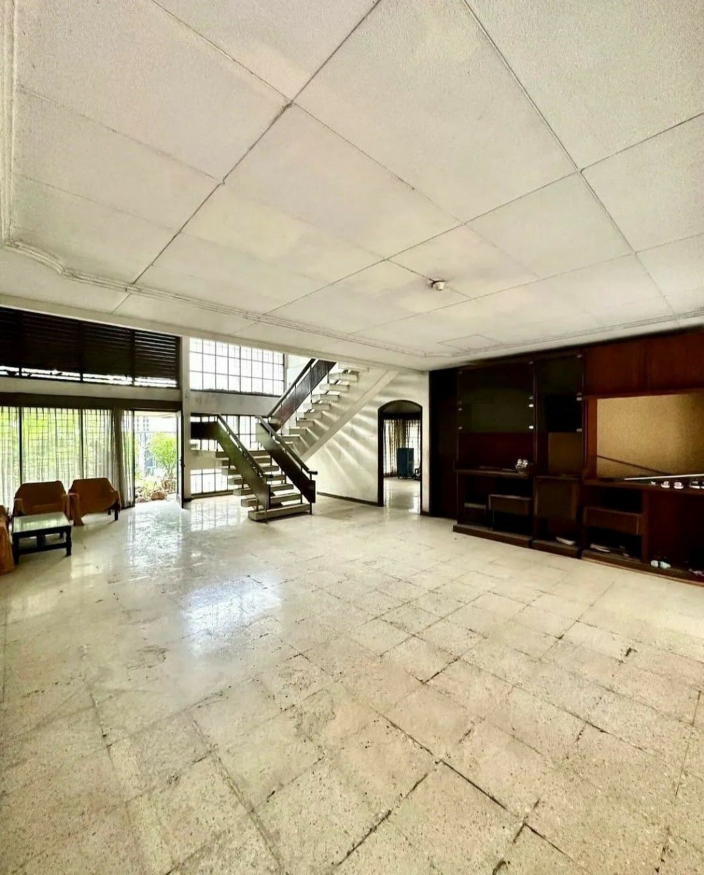 Hitung Tanah. Rumah Lama Turun Harga di Arteri Pondok Indah Jl Tanah Kusir Kebayoran Lama Jakarta Selatan. Tanah Luas.