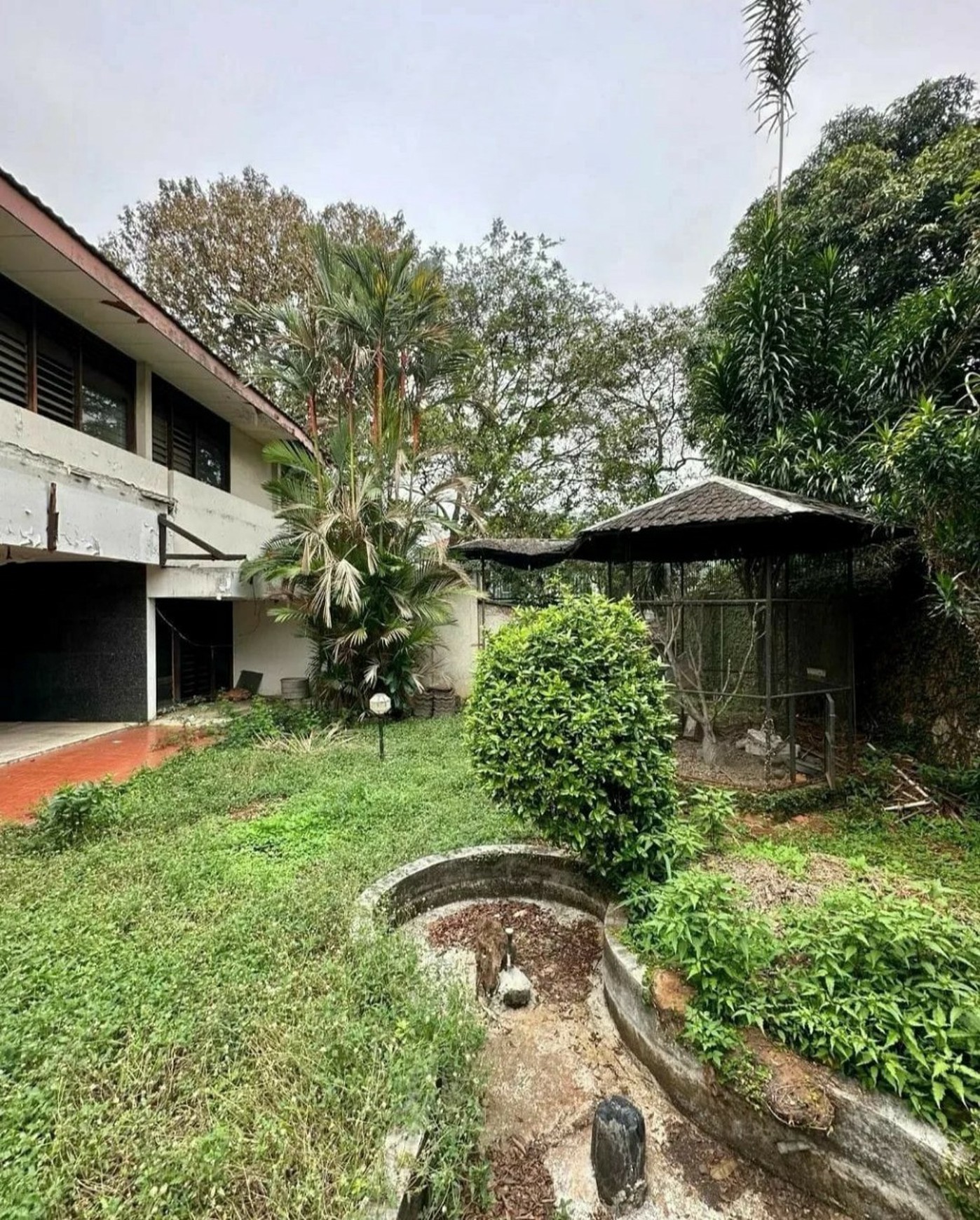 Hitung Tanah. Rumah Lama Turun Harga di Arteri Pondok Indah Jl Tanah Kusir Kebayoran Lama Jakarta Selatan. Tanah Luas.