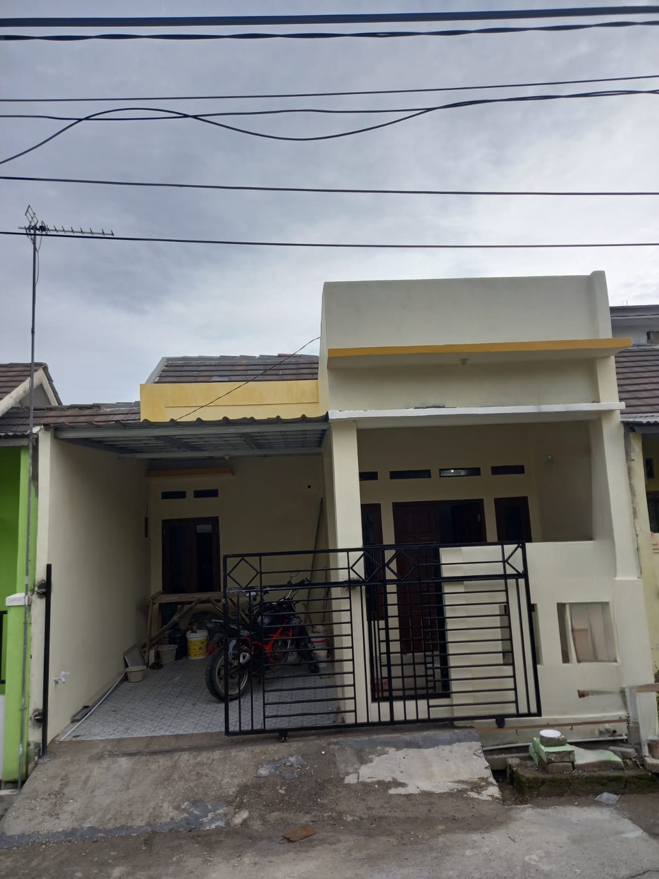 Rumah SHM Siap Huni di Dharmawangsa Residence Bekasi