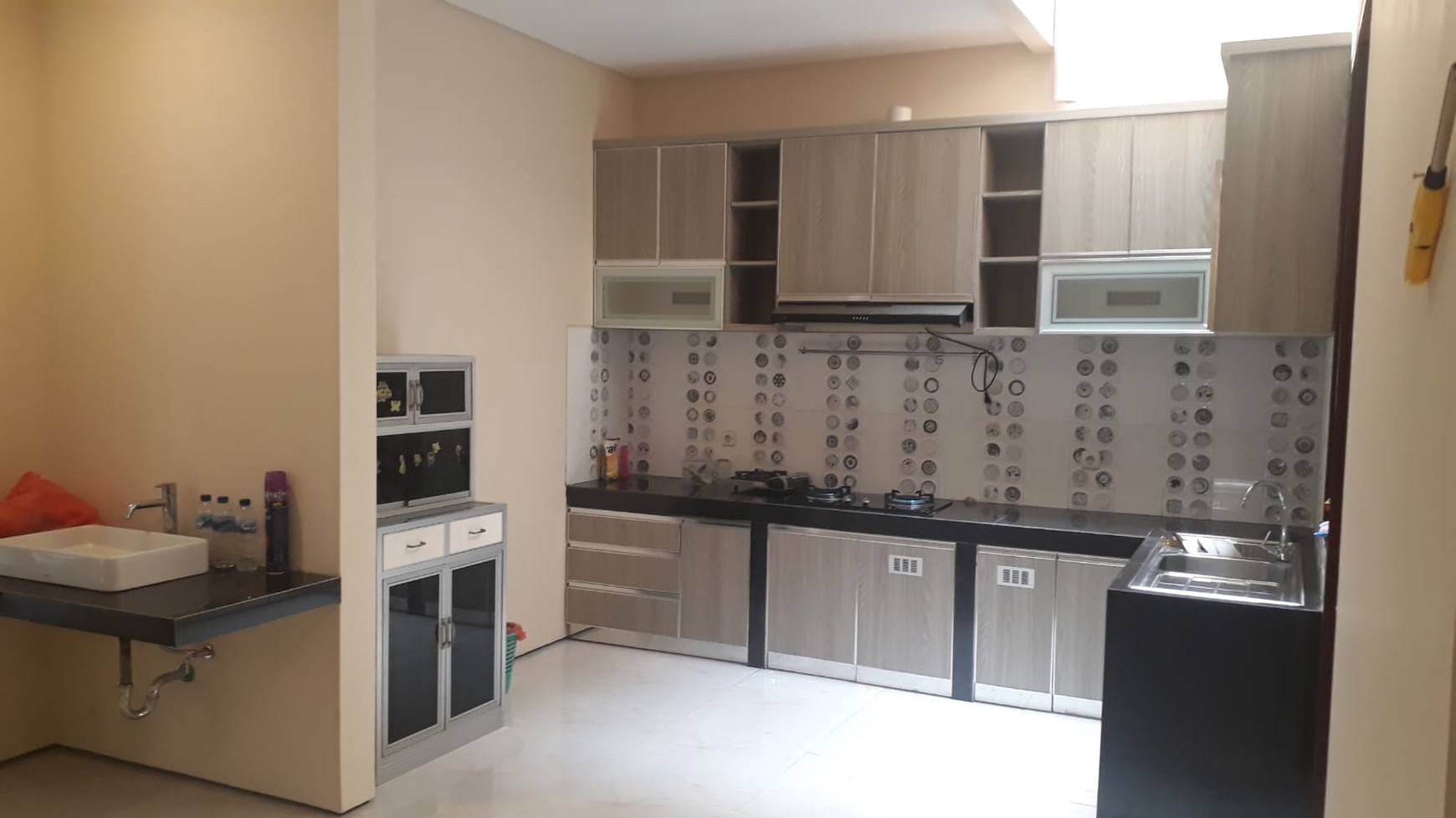 Di jual Rumah Siap Huni Rp 3,5 M Di DARMO Permai Selatan Surabaya Barat
