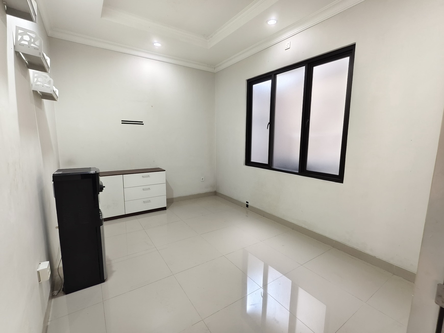 Rumah 2 lantai di Nusa Loka BSD City, Jalan depan Lebar