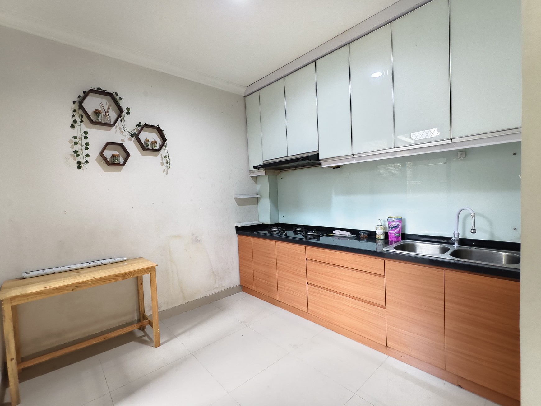 Rumah 2 lantai di Nusa Loka BSD City, Jalan depan Lebar