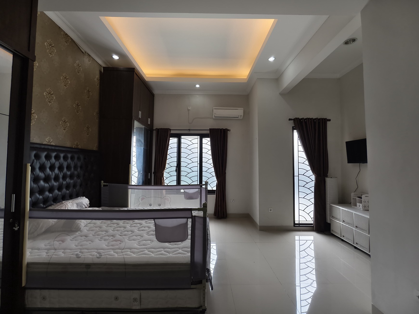 Rumah 2 lantai di Nusa Loka BSD City, Jalan depan Lebar
