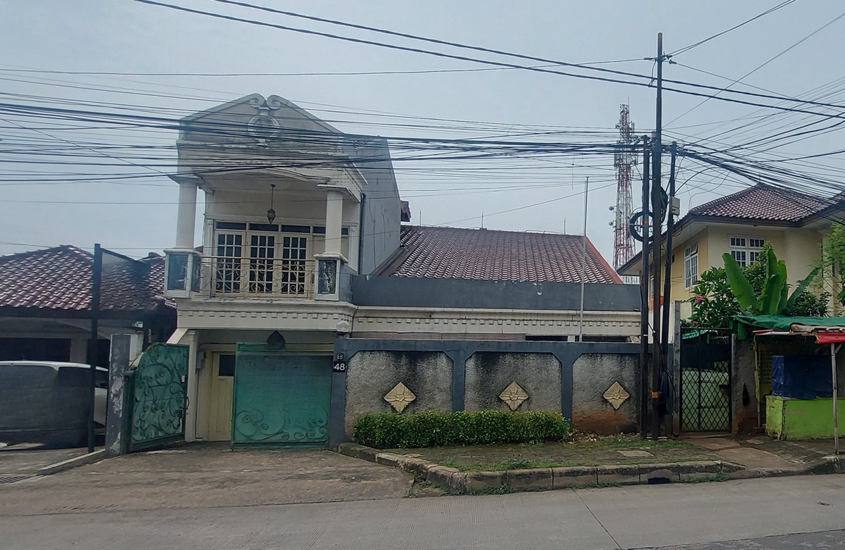 Rumah Luas Ngantong di Daerah Cinere Dekat Pintu Tol Harga NJOP