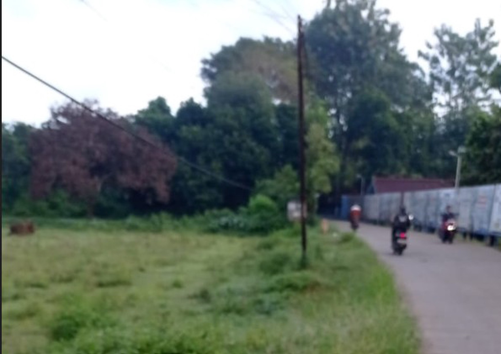 Tanah Luas di daerah CIlengsi Jawa Barat akses depan Jalan sudah COR