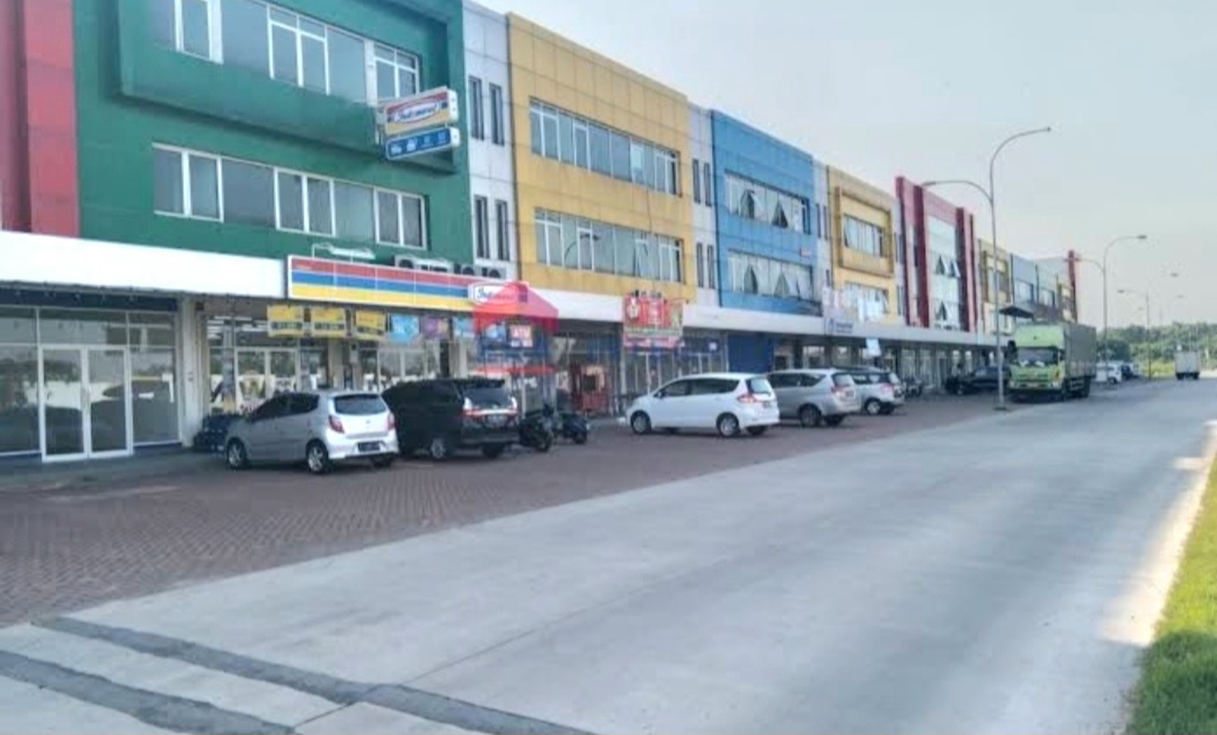 Ruko 3 Lantai Di 3 Bisnis Center, Karawang Barat