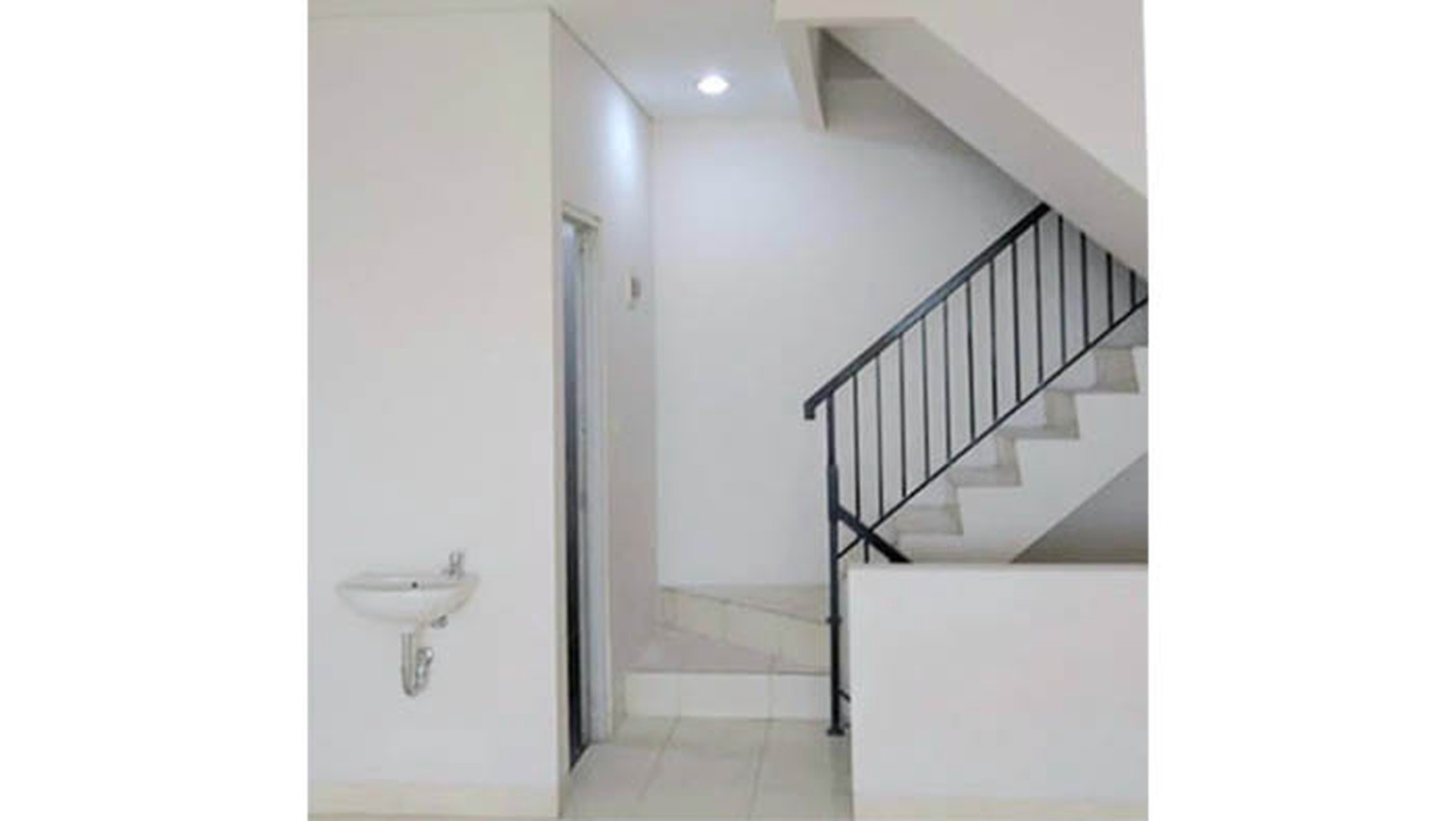 Ruko 3 Lantai Di 3 Bisnis Center, Karawang Barat