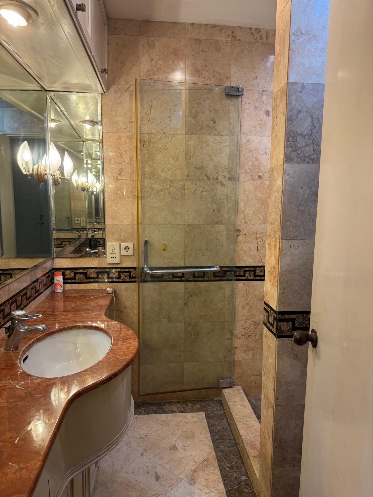 DIJUAL APARTEMEN ASCOTT JAKARTA PUSAT
