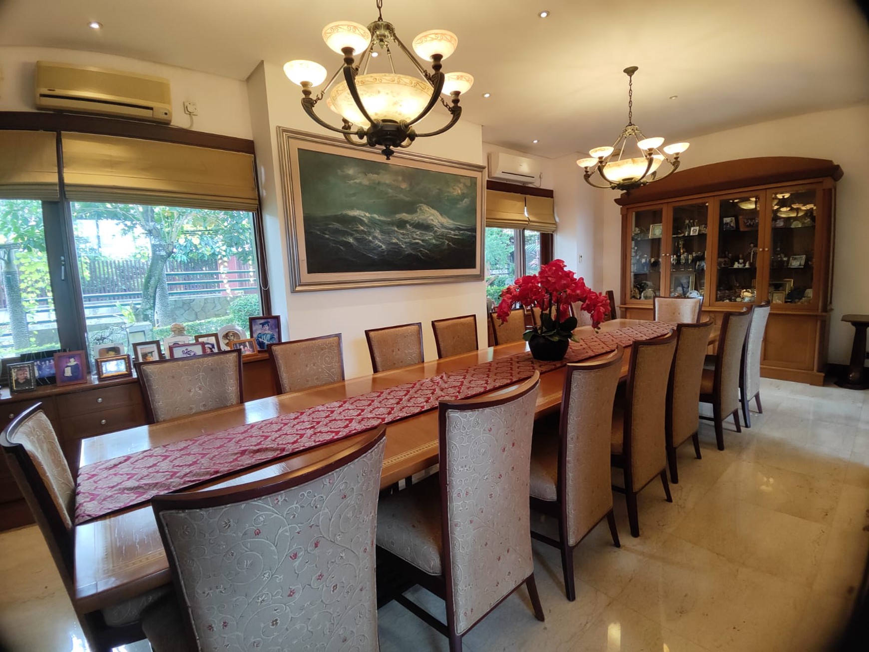 Di Jual Rumah Nuansa Villa Jl Poncol Lestari Lebak Bulus - Jakarta Selatan