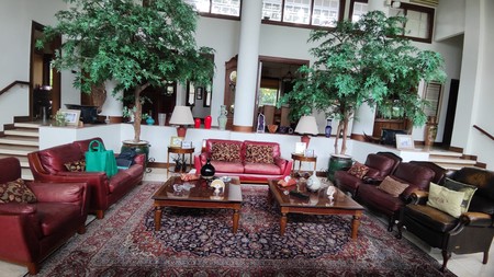 Di Jual Rumah  Nuansa Villa  Jl  Poncol Lestari Lebak Bulus - Jakarta Selatan 