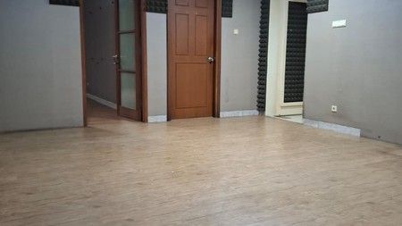 Disewakan rumah siap huni untuk kantor di Jl panglima polim  Kebayoran baru Jakarta Selatan