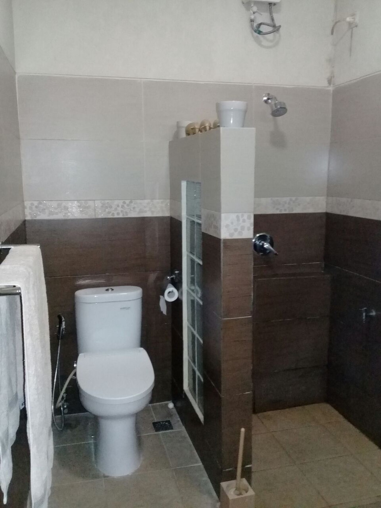 Rumah Siap Huni, Halaman Luas dan Hunian Nyaman @Bintaro Sektor 2.