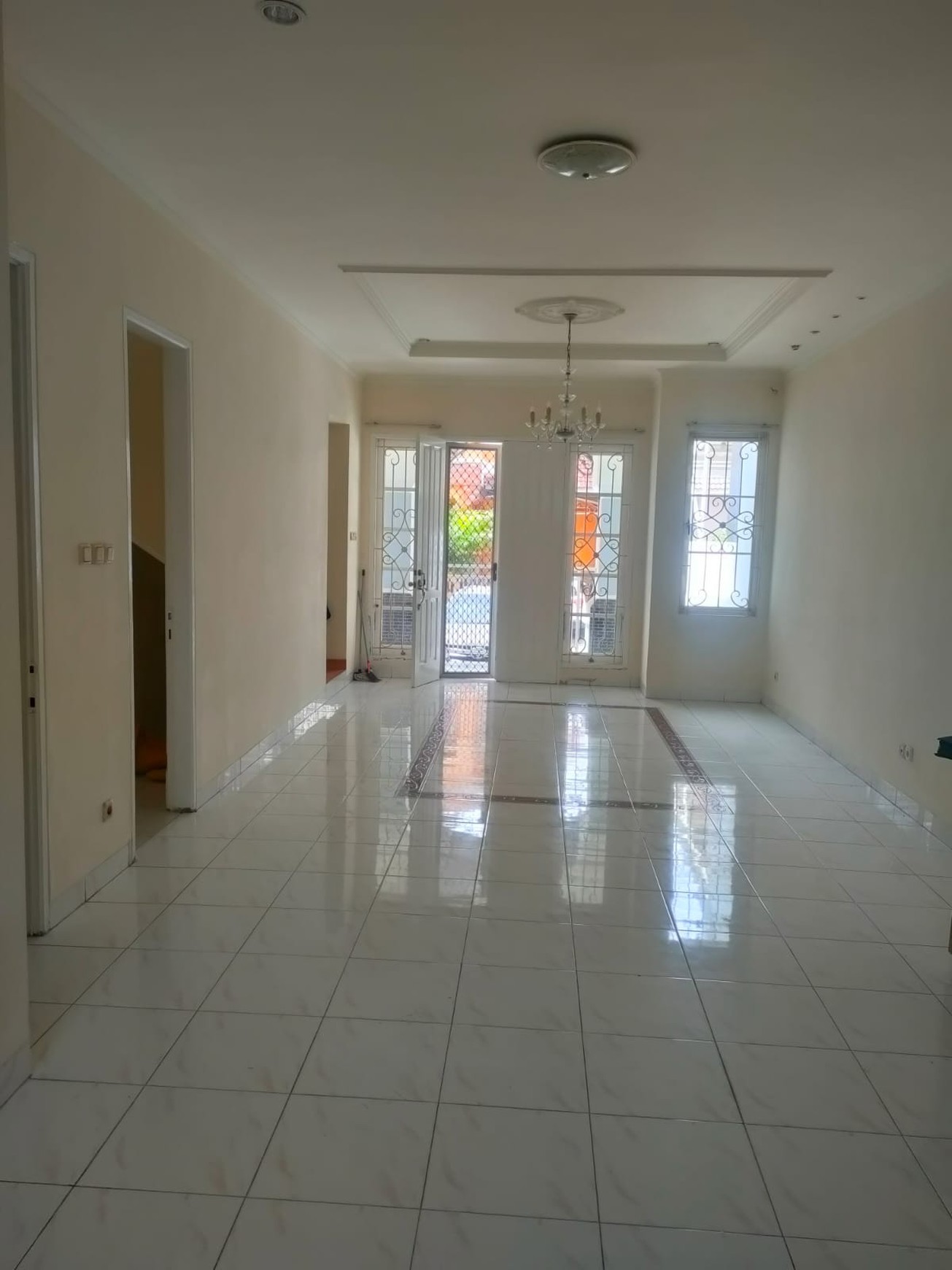 Disewakan rumah di cluster riviera palem semi karawaci - Tangerang 