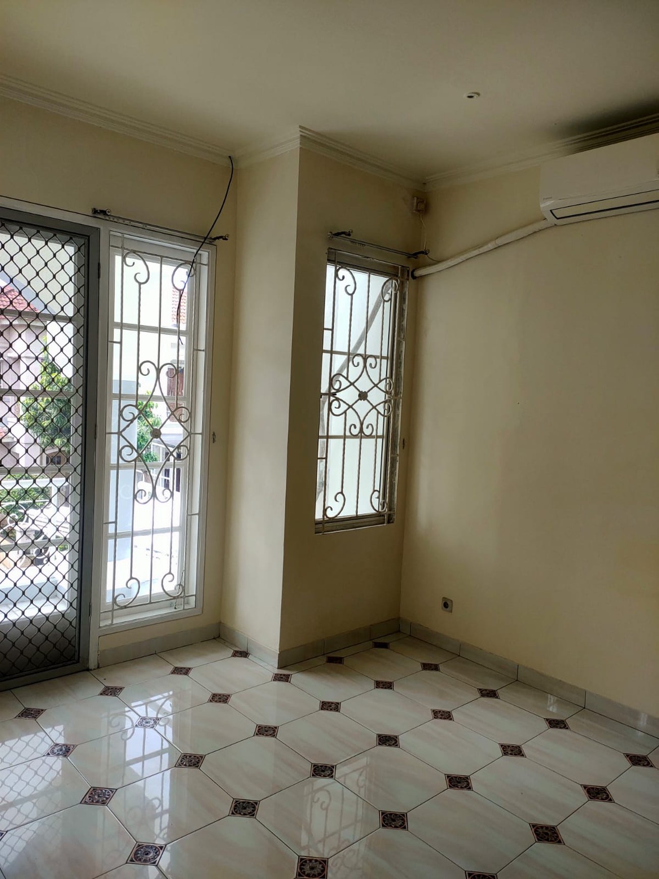 Disewakan rumah di cluster riviera palem semi karawaci - Tangerang 