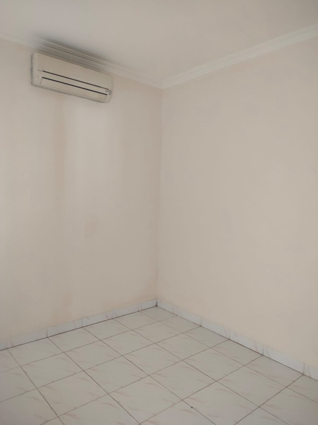 Disewakan rumah di cluster riviera palem semi karawaci - Tangerang 