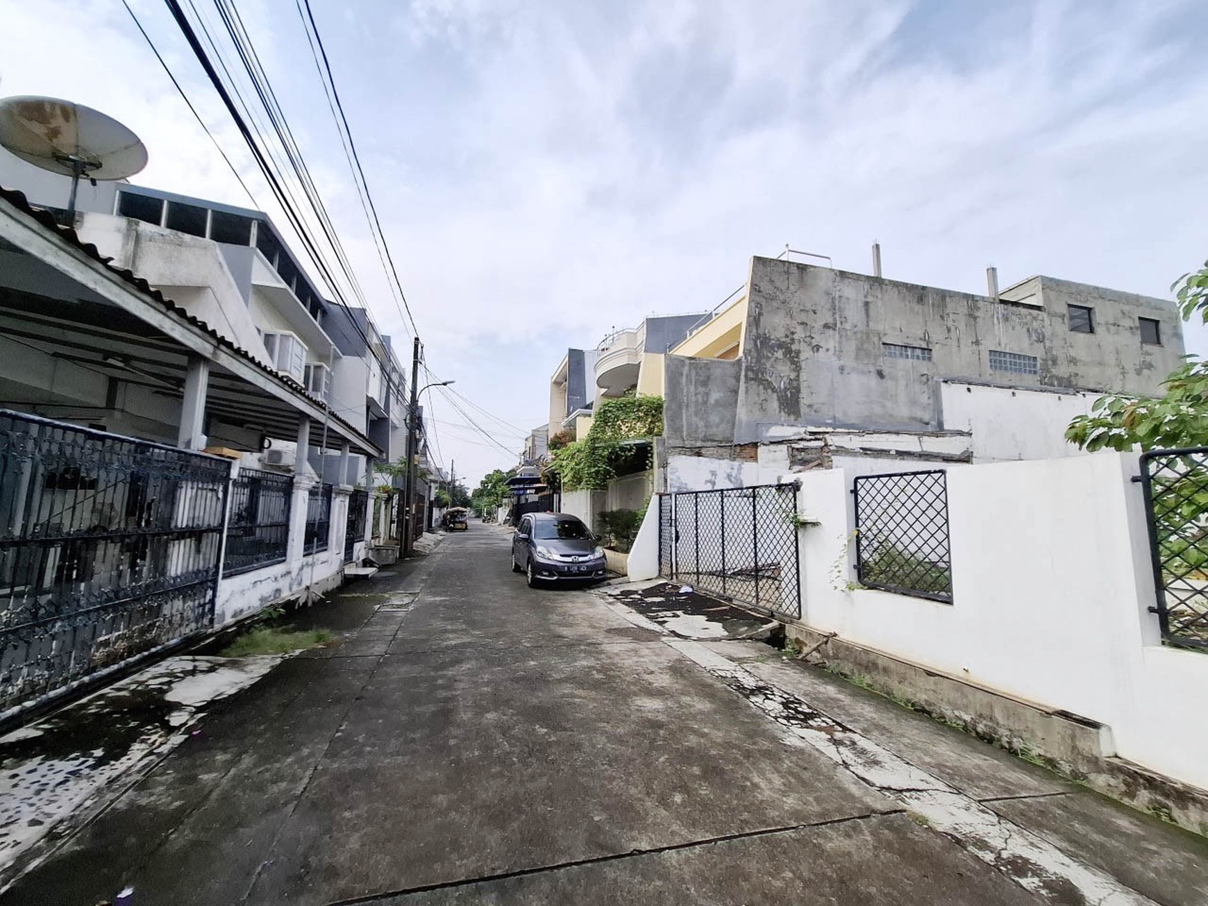 Tanah Kelapa Puyuh, Kelapa Gading