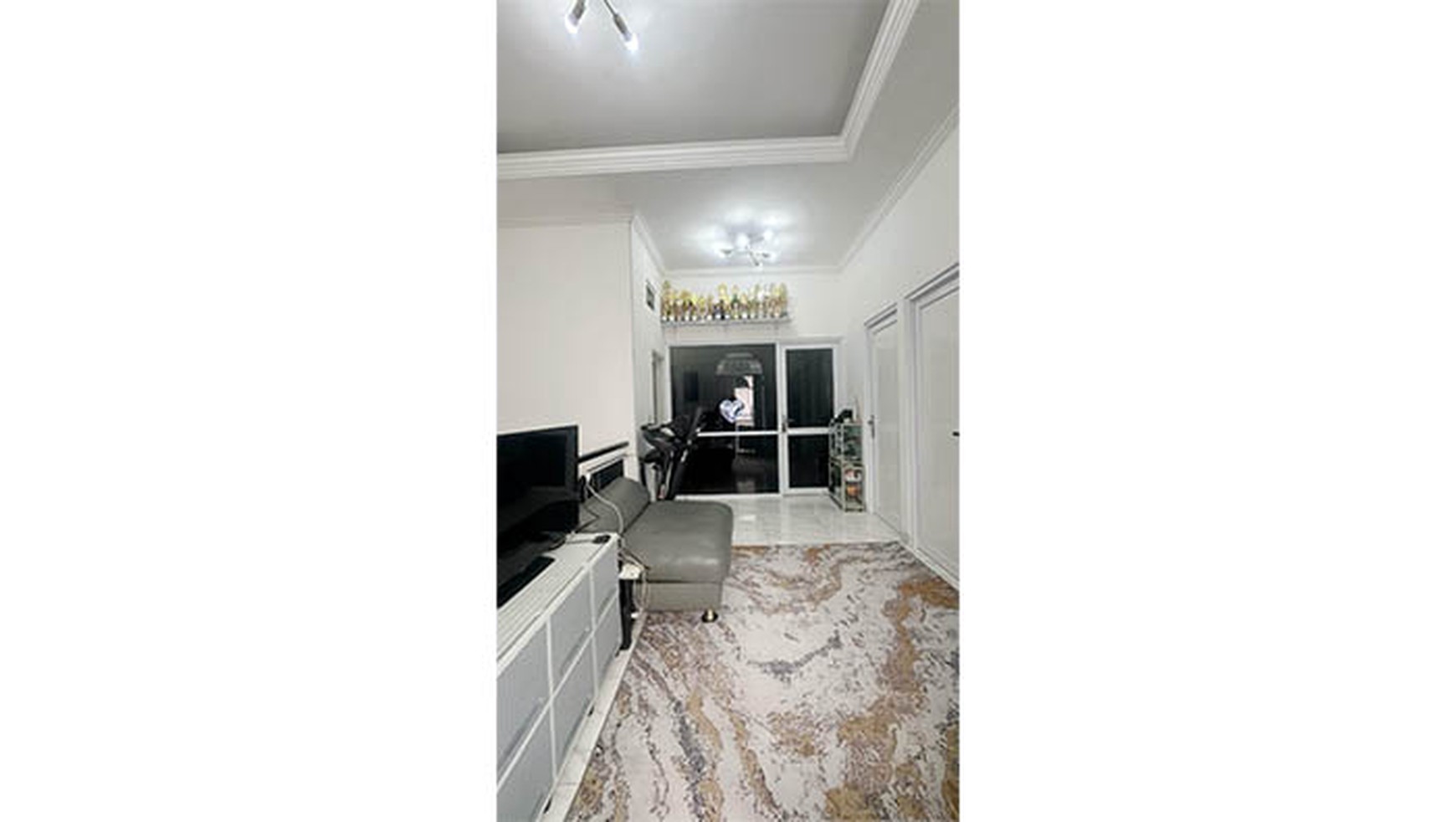 Rumah Perum White House, Cibubur, jakarta Timur