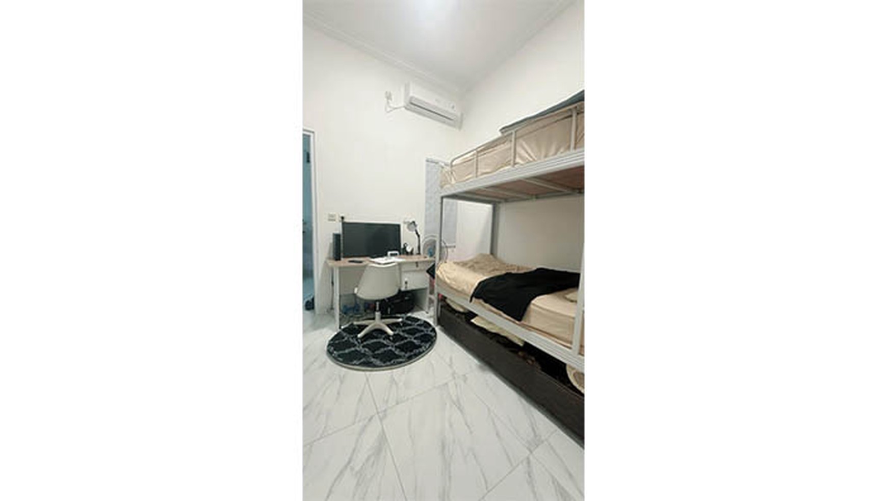 Rumah Perum White House, Cibubur, jakarta Timur
