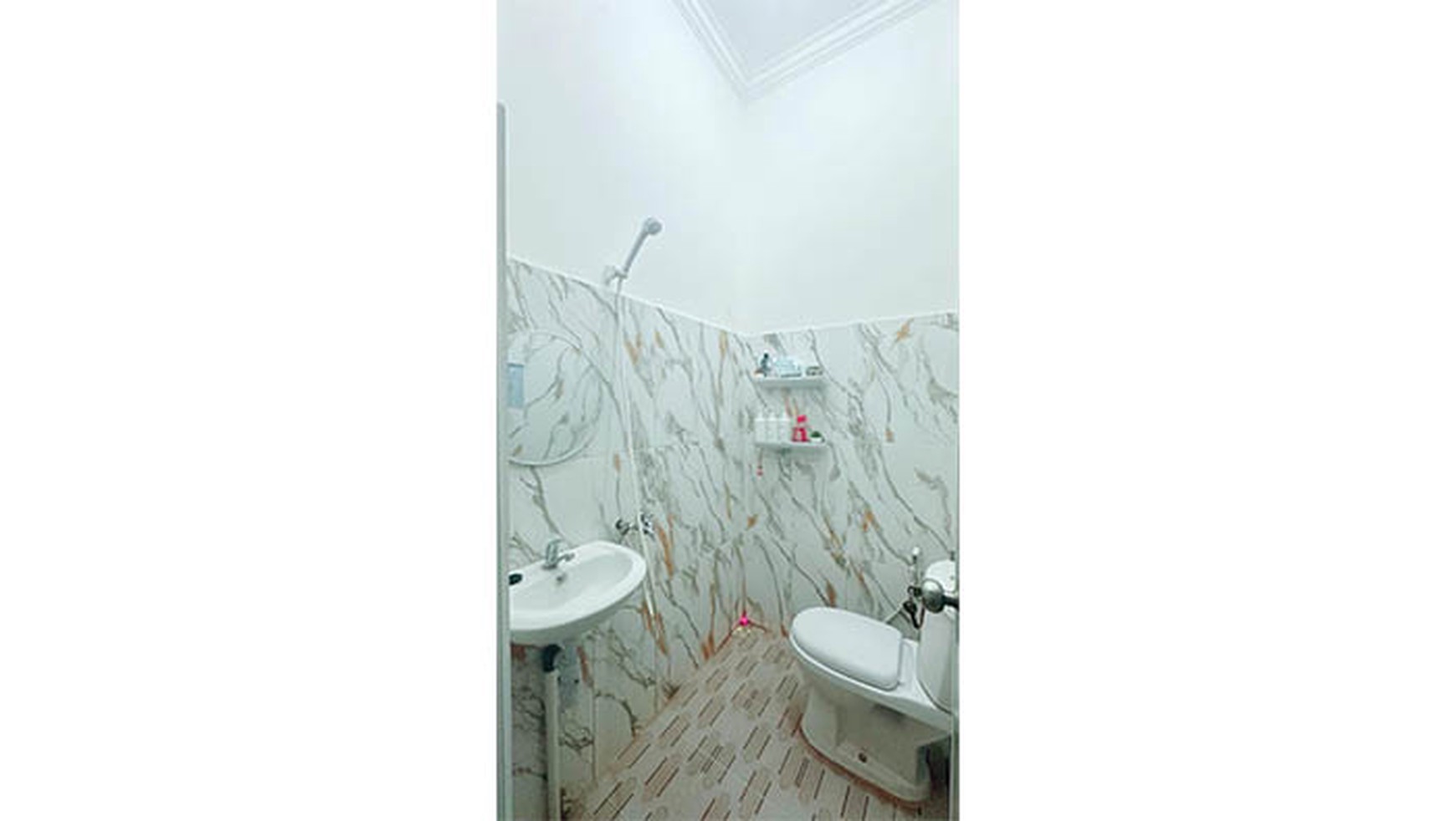 Rumah Perum White House, Cibubur, jakarta Timur
