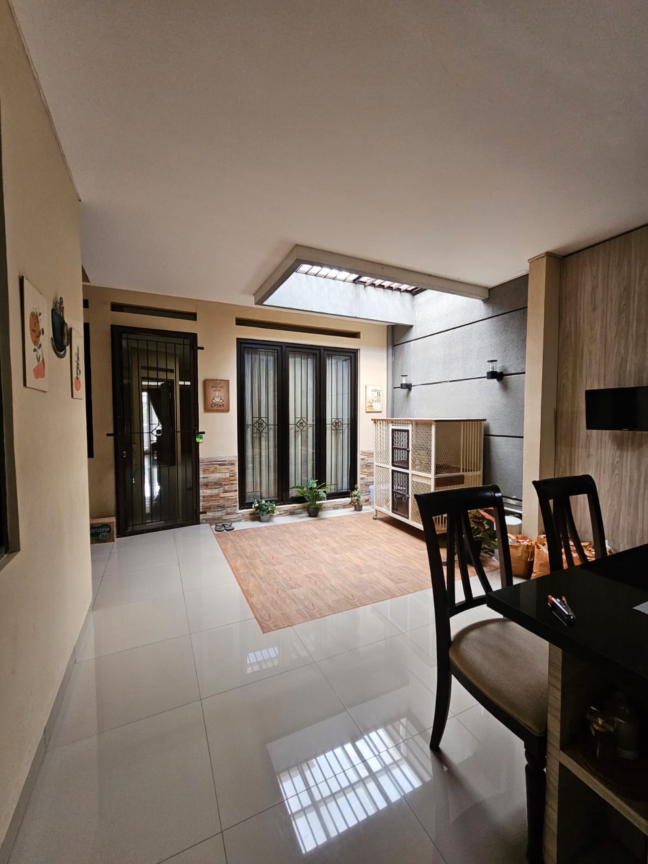 Dijual Rumah Asri Terawat di Komplek Batununggal