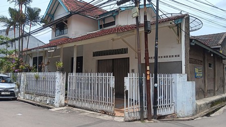 Rumah Bagus Terawat di jl Cibangkong, Bandung Kota