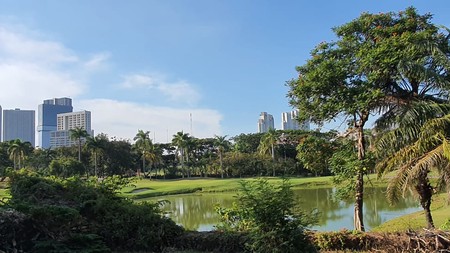 Dijual kavling golf view + danau di Graha Famili , Surabaya Barat