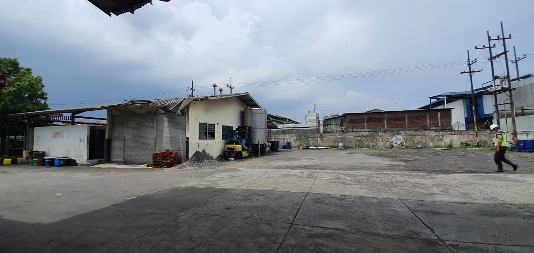 Dijual Pabrik / Gudang Siap Pakai di kawasan Industri