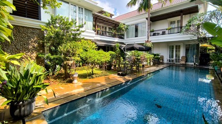 Dijual Rumah Cantik dan Mewah dengan kolam renang di Menteng Bintaro Jaya Sektor 7