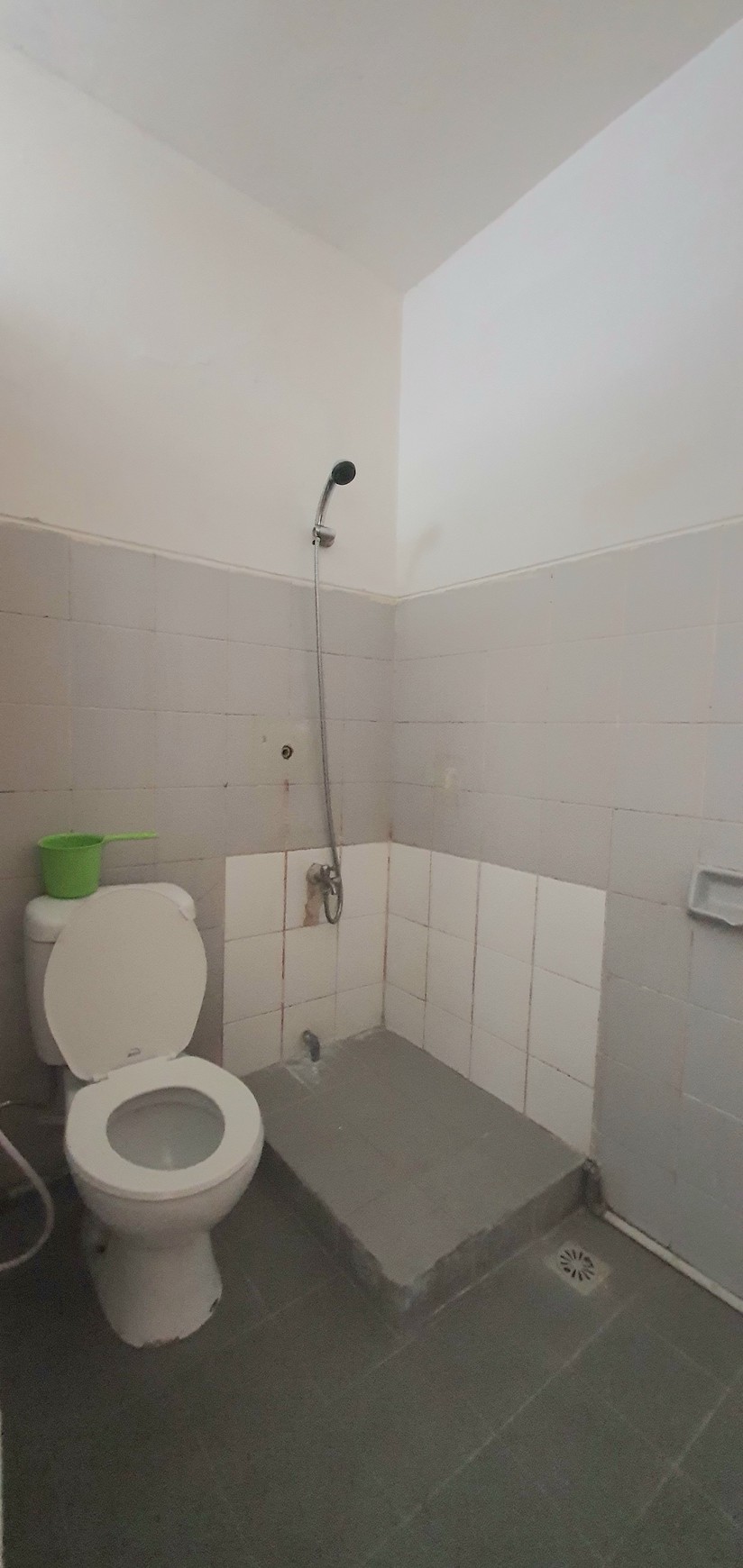 Ruko Sewa hanya lantai 2, lokasi strategis di Kelapa Hibrida Raya, Kelapa Gading Luas 4,5x17m2