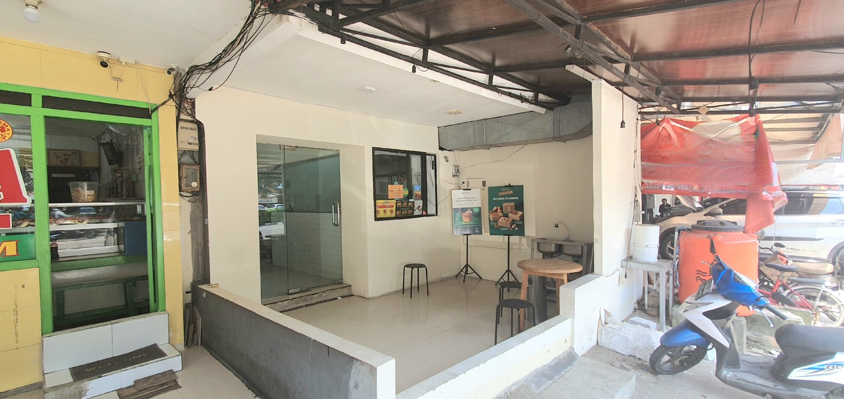 Ruko Sewa hanya lantai 2, lokasi strategis di Kelapa Hibrida Raya, Kelapa Gading Luas 4,5x17m2