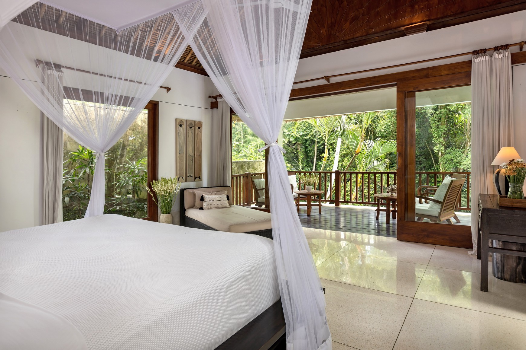 Freehold - Timeless Luxury Villa Estate Overlooking the River in Cepaka, Bali