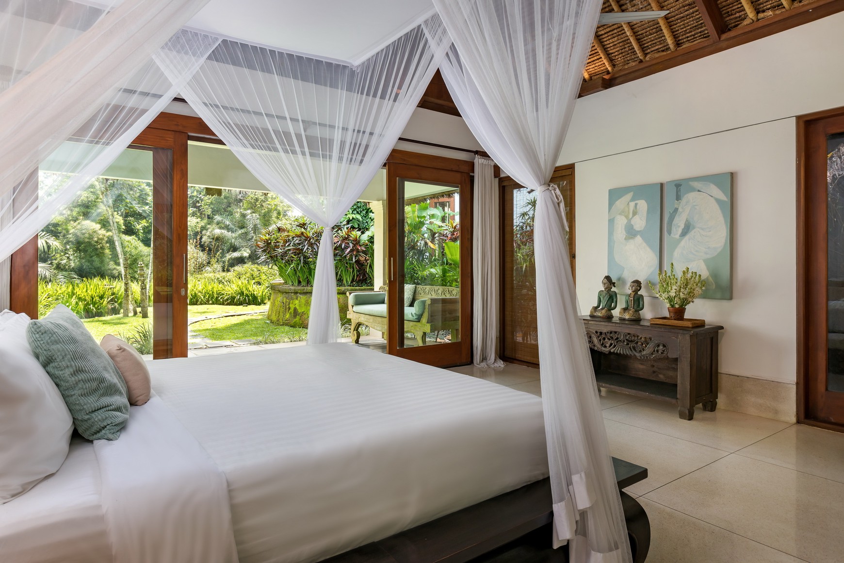 Freehold - Timeless Luxury Villa Estate Overlooking the River in Cepaka, Bali