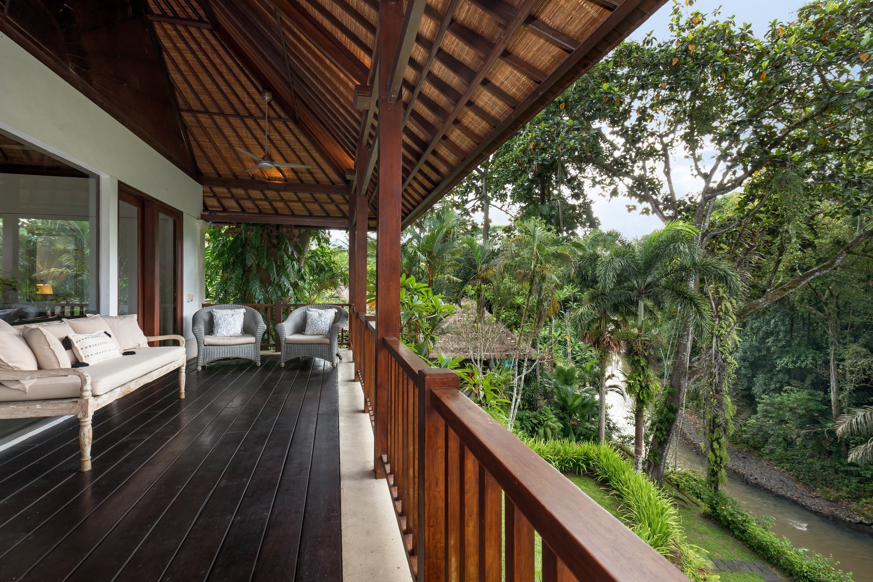 Freehold - Timeless Luxury Villa Estate Overlooking the River in Cepaka, Bali