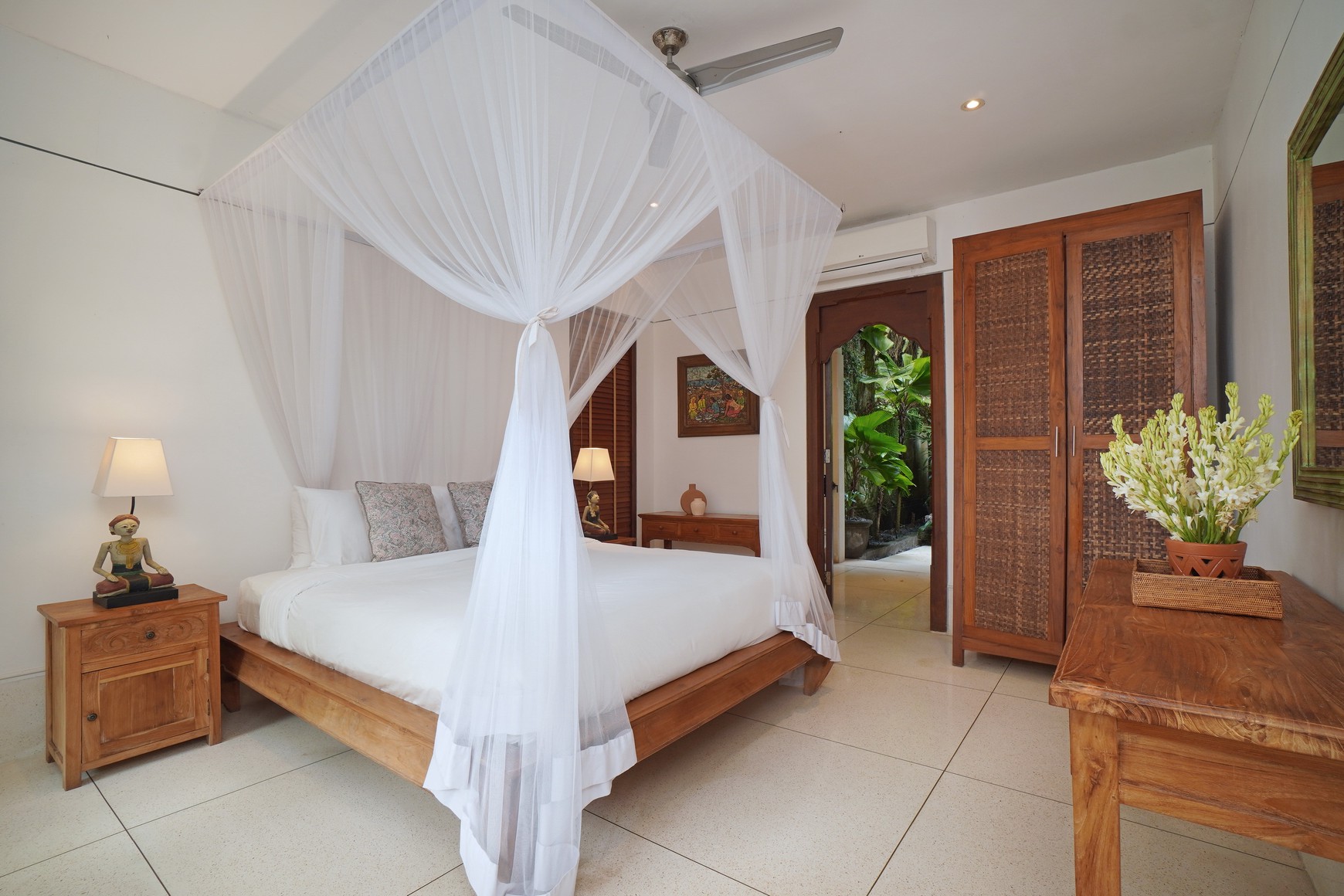 Freehold - Timeless Luxury Villa Estate Overlooking the River in Cepaka, Bali