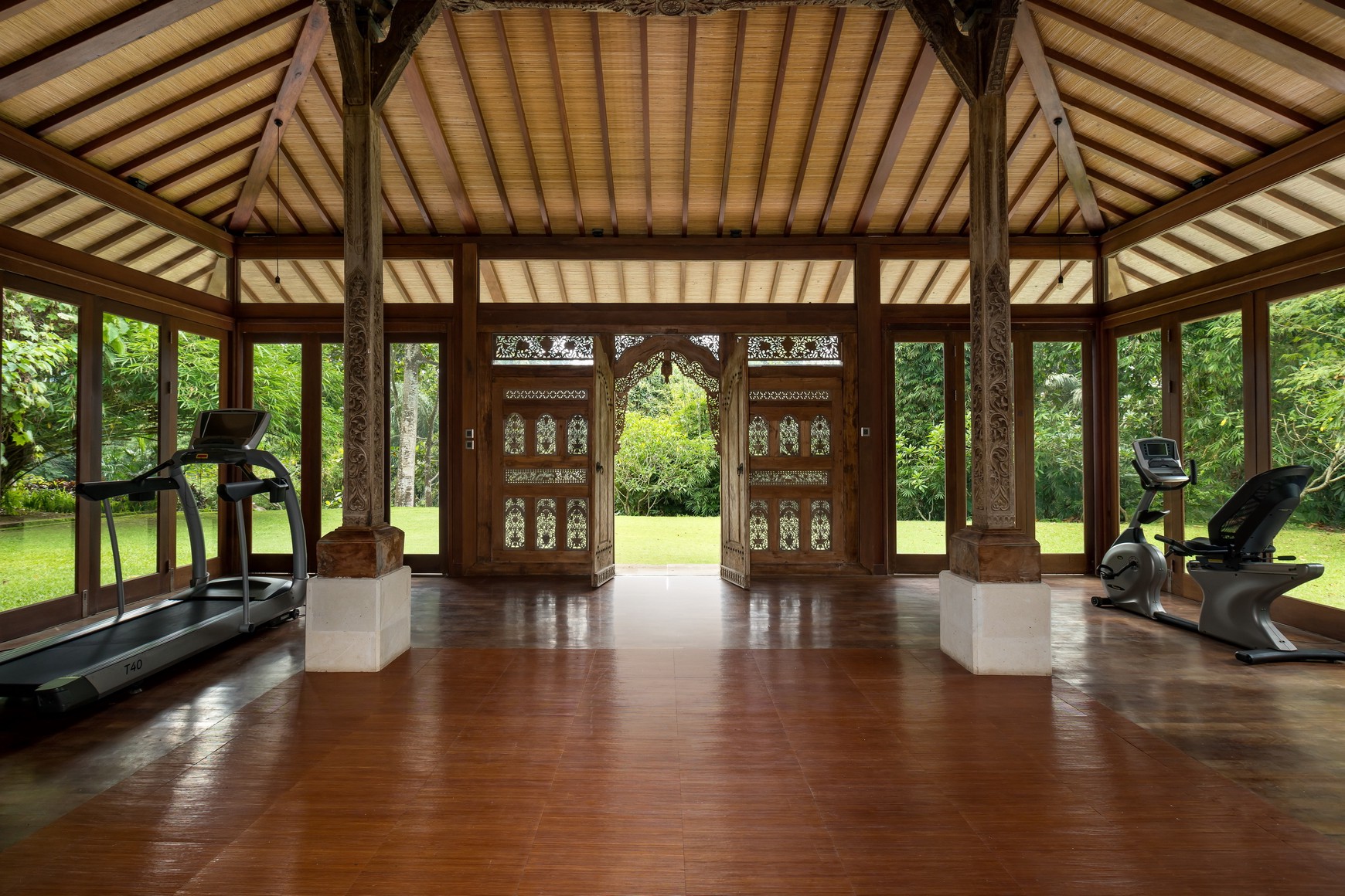 Freehold - Timeless Luxury Villa Estate Overlooking the River in Cepaka, Bali